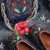 Jutti & Clutches